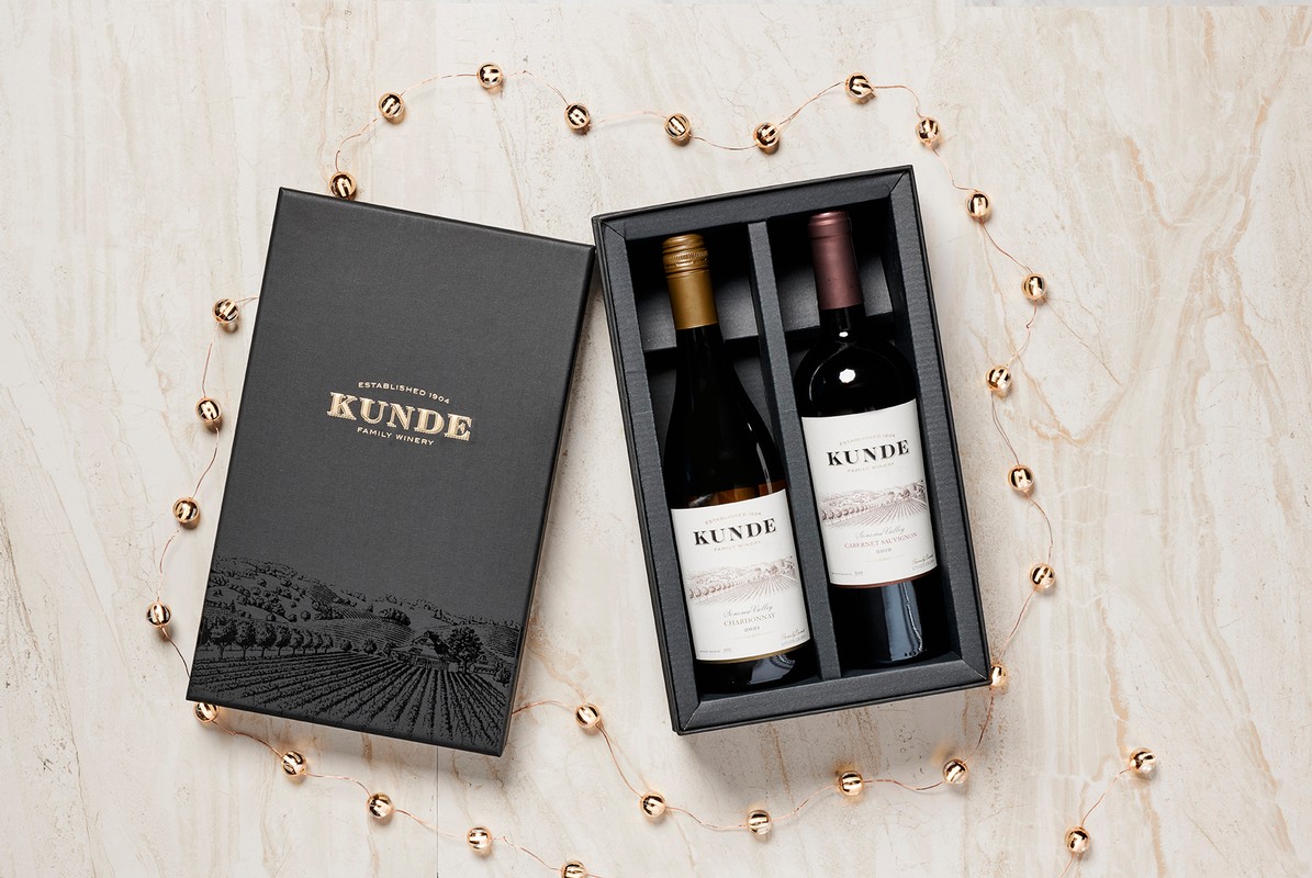 Cozy Couple Wine Gift Set - Pinecone Home